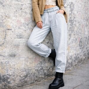 Uniqlo Jeans Paper Bag Waist Belted Light Wash 29.